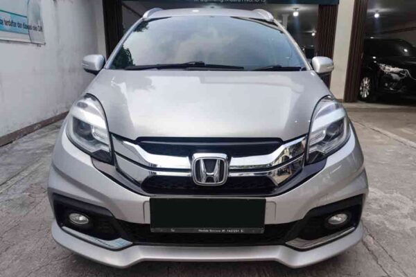 Mobilio RS Cvt AT
