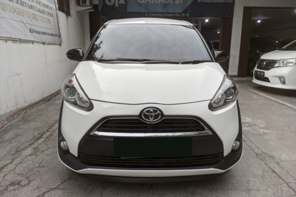 Sienta 1.5 V CVT AT