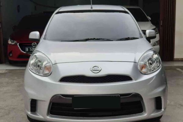 Nissan March AT