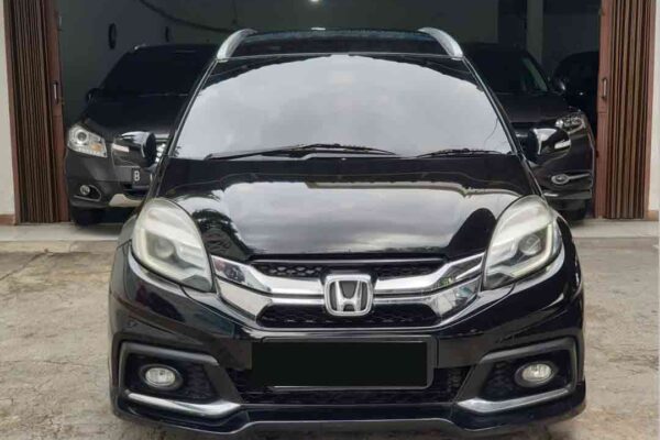 Mobilio RS Cvt AT