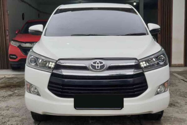 Innova Reborn V Diesel At