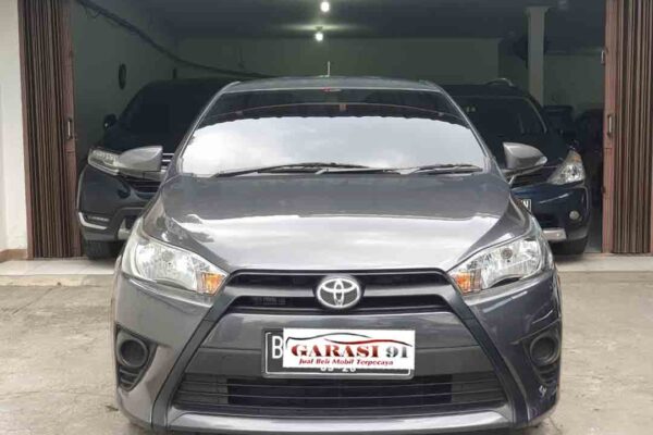 Yaris E AT