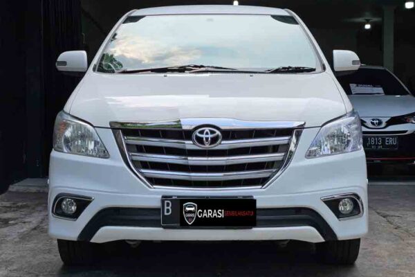 Innova V LUX 2.0 AT