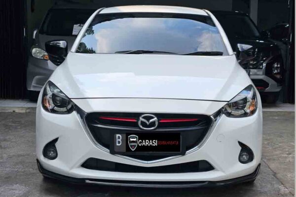 Mazda 2 R AT