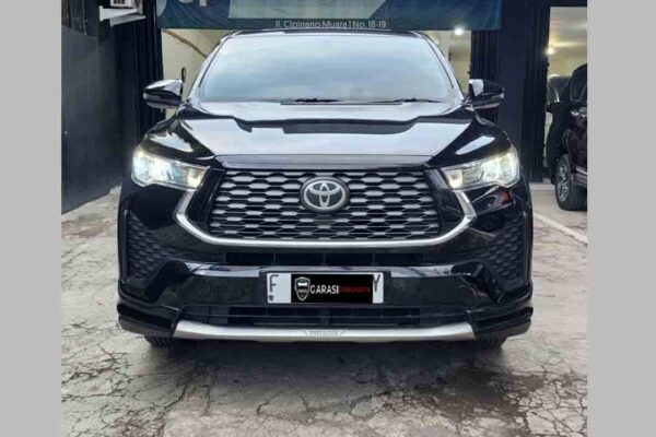 INNOVA ZENIX V HYBRID AT