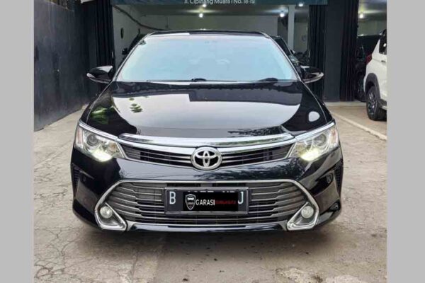 New Camry V AT