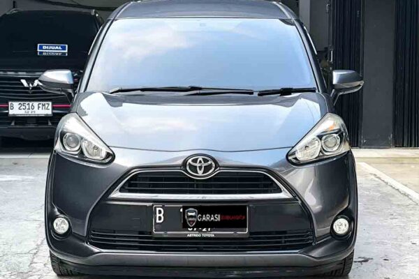 Sienta 1.5 V CVT AT