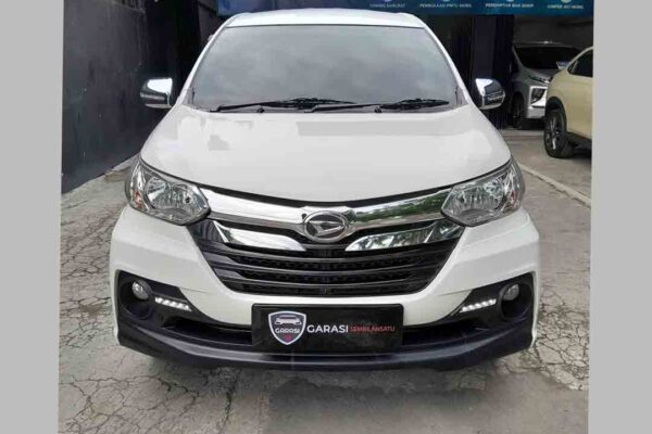 Xenia R Sporty 1.5 At