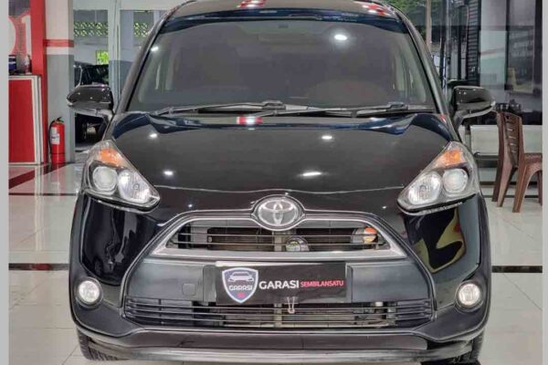 Sienta V CVT