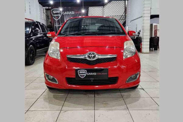 Yaris E AT