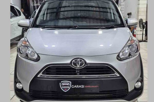 Sienta V CVT