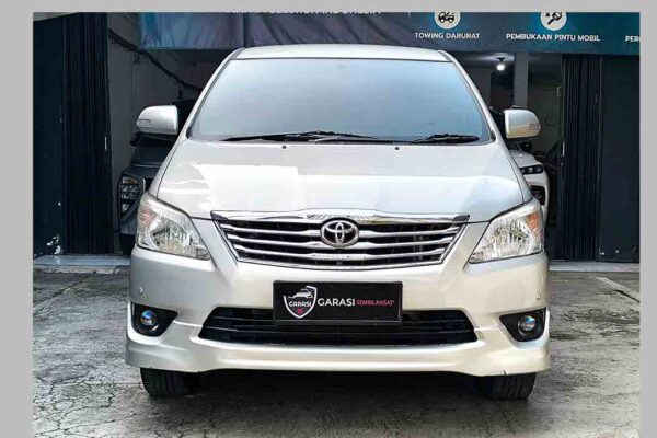 Innova V Diesel AT
