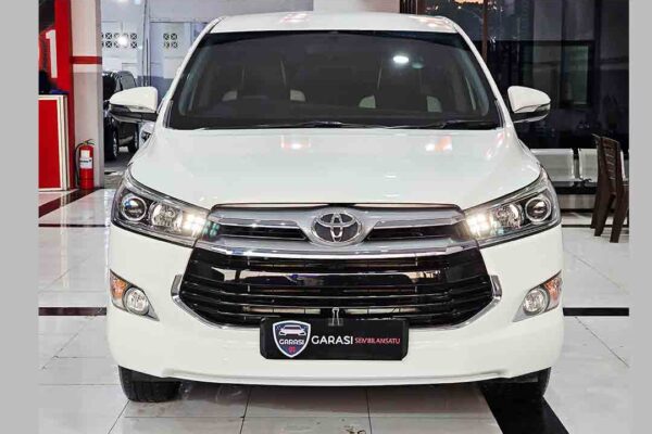 Innova Reborn V Lux 2.4 Diesel